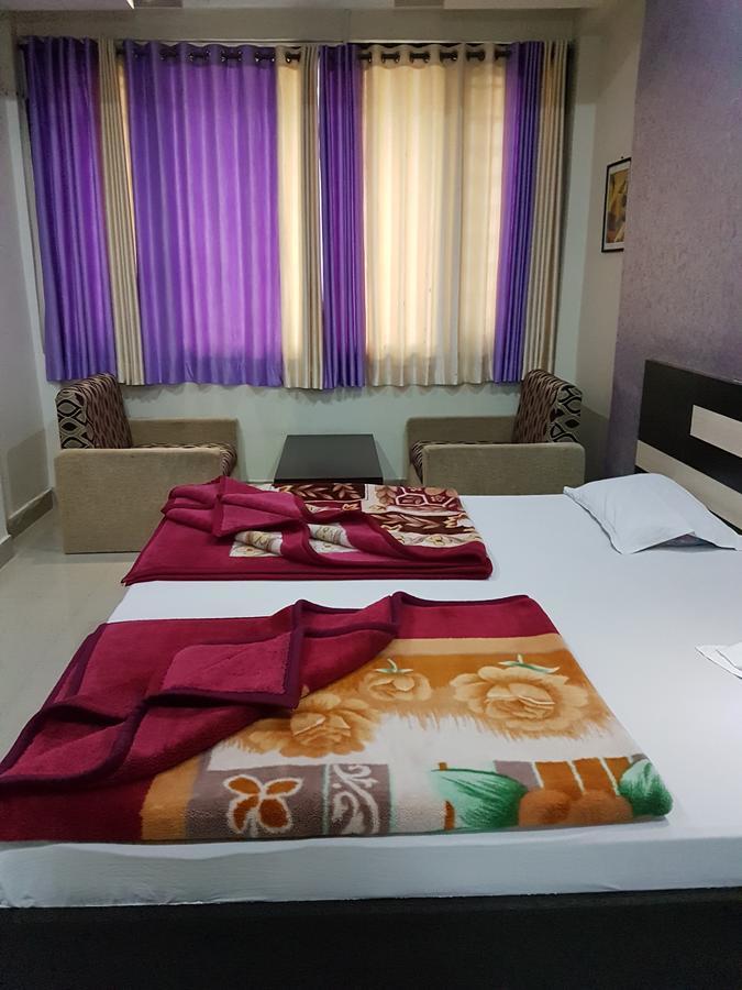 Hotel Raviji'S Retreat Ābu Exteriör bild