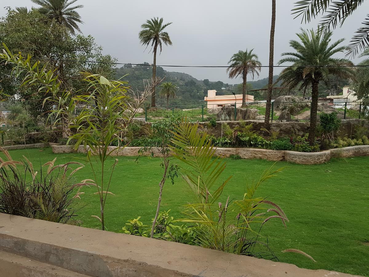 Hotel Raviji'S Retreat Ābu Exteriör bild